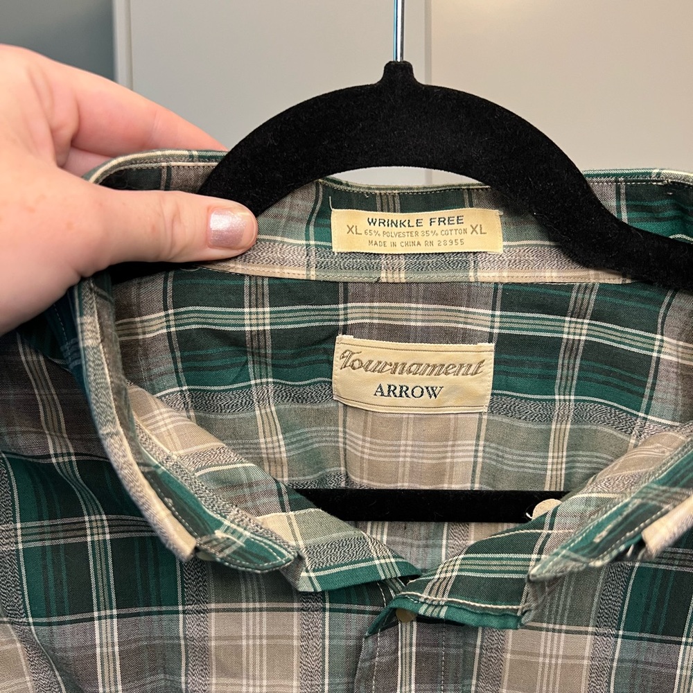 Green and brown plaid short sleeve button up XL